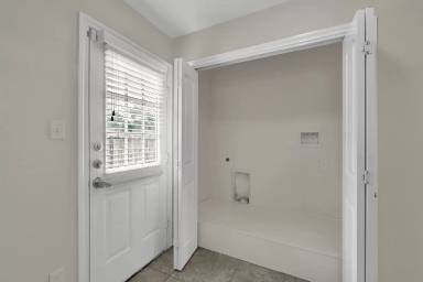 Main picture of 170 S Bend Ct