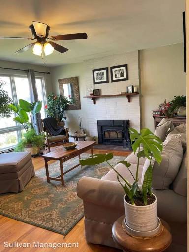 Main picture of 8 Maple Ave