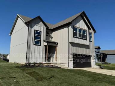 Main picture of 18852 Mahaffie St