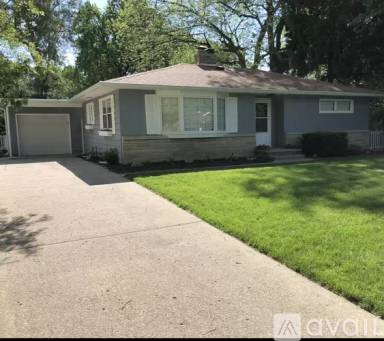 Main picture of 1717 Maywood Dr