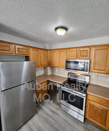 Main picture of 1008 W Linden Ave