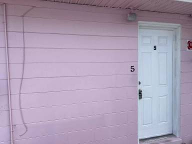 Main picture of 1420 Avocado Ave