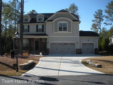 Main picture of 912 Whispering Pines Dr