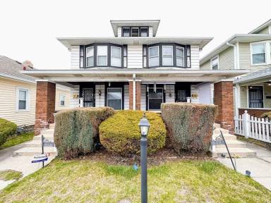 Main picture of 836 N Oxford St