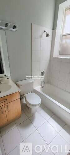 Main picture of 1341 N Damen Ave