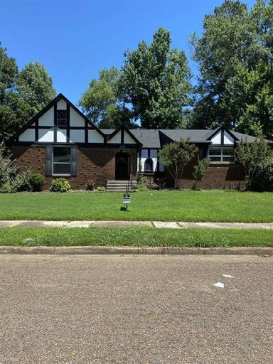 Main picture of 5560 Ackerman Cv