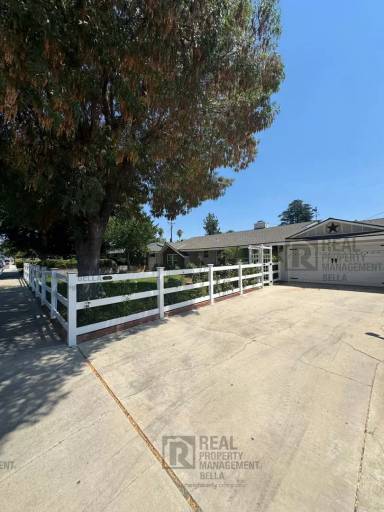 Main picture of 41187 Whittier Ave