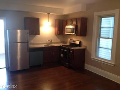 Main picture of 449 Bennington St