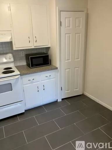 Main picture of 18 Fountain Ln