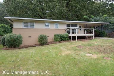 Main picture of 217 Dogwood Dr