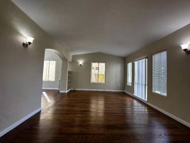 Main picture of 2215 Carroll St