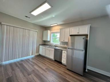 Main picture of 307 Galaxy Ln