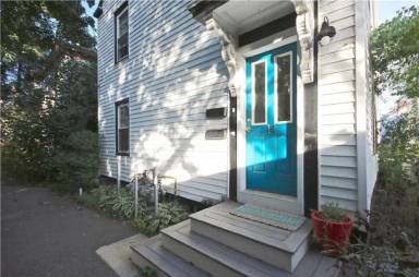 Main picture of 14 Hamlin Ct
