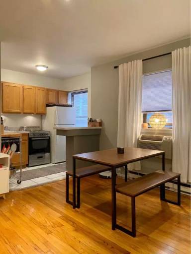 Main picture of 624 W Willow St
