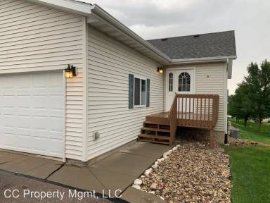 Main picture of 879 E Minnesota St