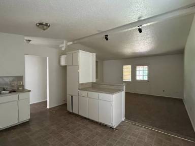 Main picture of 705 Woodland Way