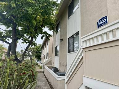 Main picture of 5655 Riley St