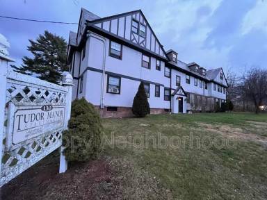 Main picture of 130 Bradley Ave