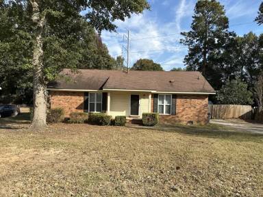 Main picture of 806 S Willowick Dr
