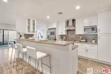Main picture of 6626 Moorcroft Ave