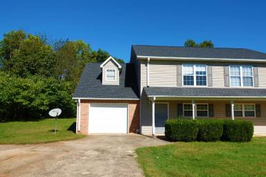 Main picture of 204 River Oaks Cir