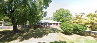 Main picture of 205 Forest Hills Dr