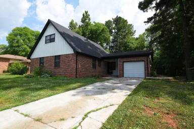 Main picture of 2819 Broadview Dr NW