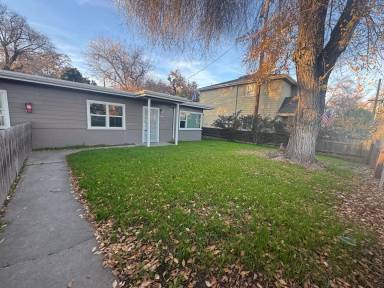 Main picture of 5460 Traffic Way