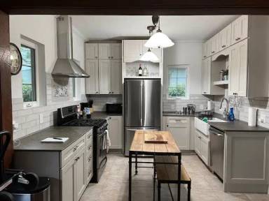 Main picture of 3439 N Vine St