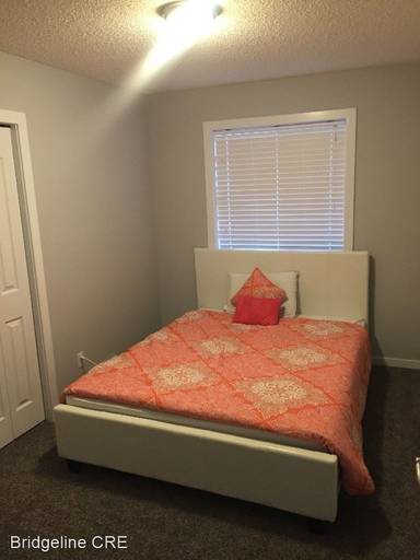 Main picture of 2425 W Montgomery Ave