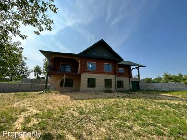 Main picture of W1520 Rose Ln