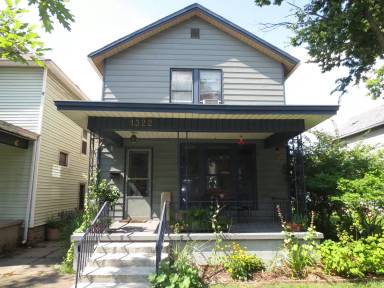 Main picture of 1322 W Jefferson Blvd