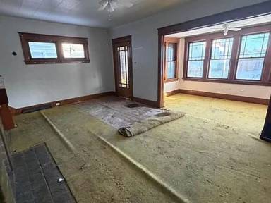 Main picture of 298 W Park St