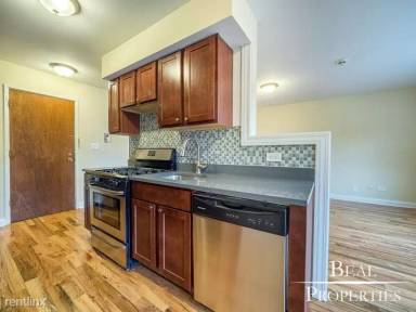 Main picture of 696 Elm Place Apartments