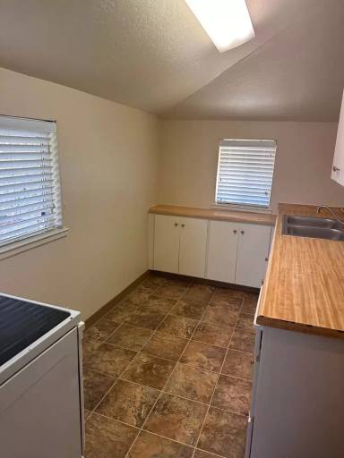 Main picture of 4124 E Zeering Rd