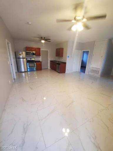 Main picture of 744 E Atlanta Ave