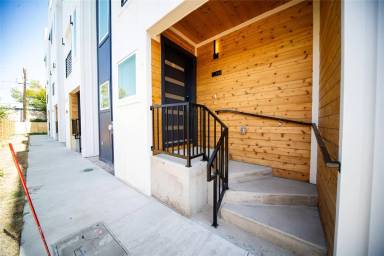 Main picture of 244 Urbane Crest Dr