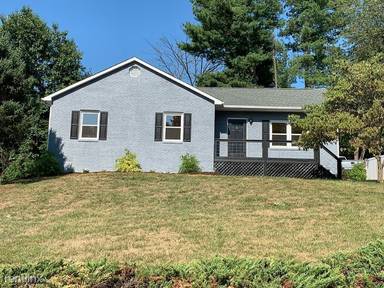 Main picture of 108 Fenwick Ct