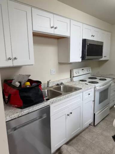 Main picture of 1029 E Walnut St