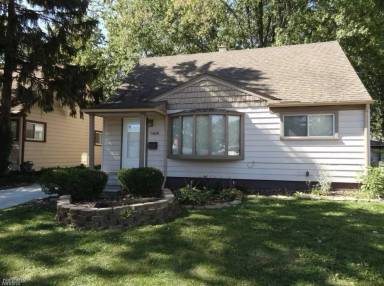 Main picture of 5935 Deering St