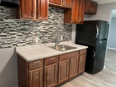 Main picture of 50 Pond St