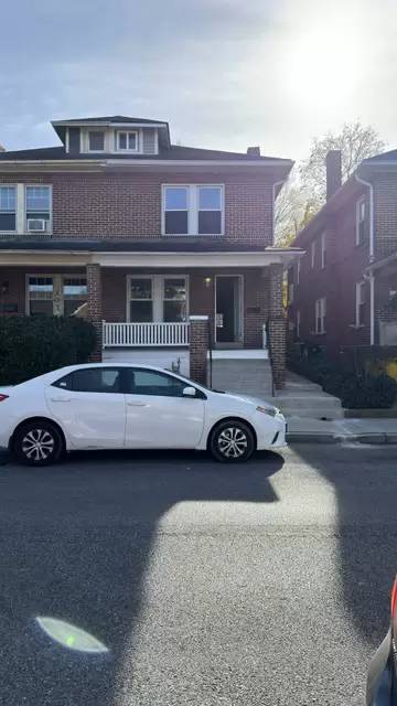 Main picture of 284 W Maple St