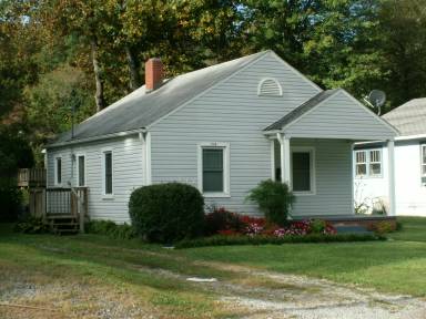 Main picture of 256 E French Broad St