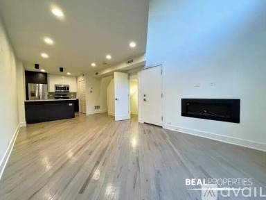 Main picture of 944 W Grace St Apartments