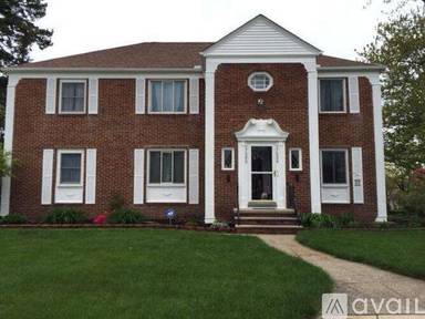 Main picture of 17202 Hilliard Rd