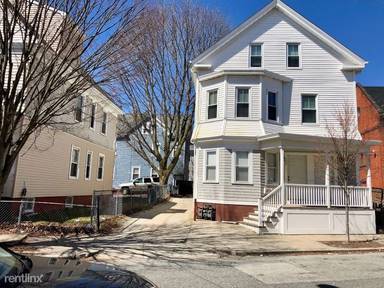 Main picture of 102 Ruggles St