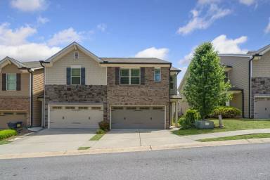 Main picture of 136 Townview Dr