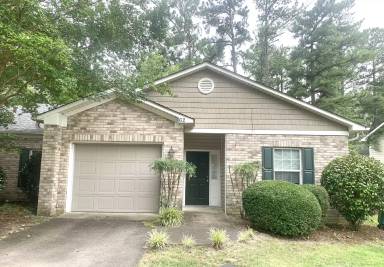 Main picture of 200 Holly Pines Dr