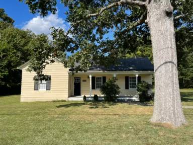 Main picture of 2338 New Market Rd