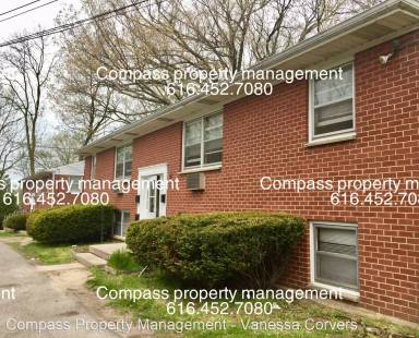 Main picture of 877 Emerald Ave NE